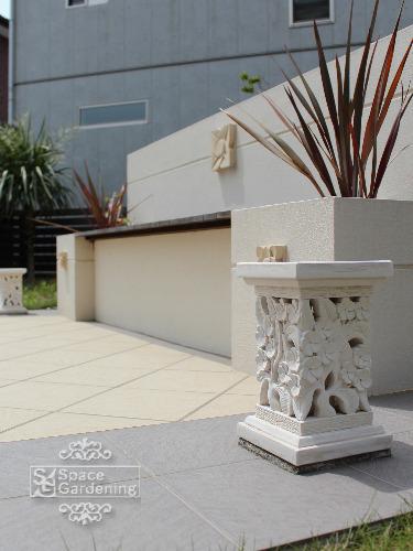 庭 ベンチ 塗り壁 ストーンレリーフ 庭 ベンチ 塗り壁 ストーンレリーフ