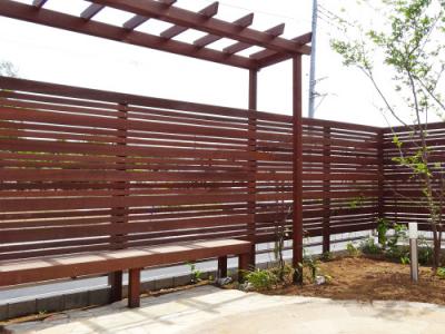 木製パーゴラ 目隠し ウッドフェンス ウリン材 横ボーダー 木製パーゴラ 目隠し ウッドフェンス ウリン材 横ボーダー