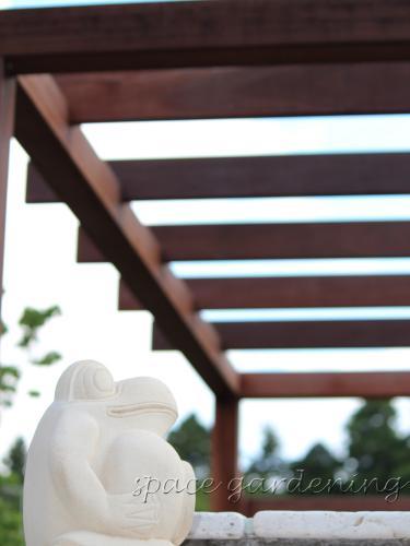 オーナメント カエル 木製パーゴラ テラス屋根 オーナメント カエル 木製パーゴラ テラス屋根