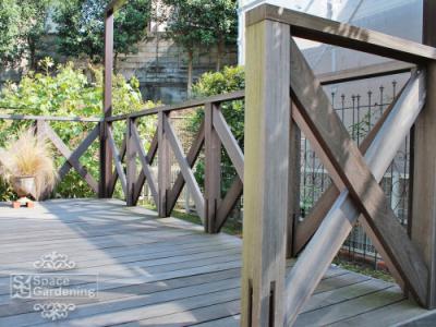 ウッドフェンス ウリン材 3年後<br />
ウッドフェンス ウリン材 3年後