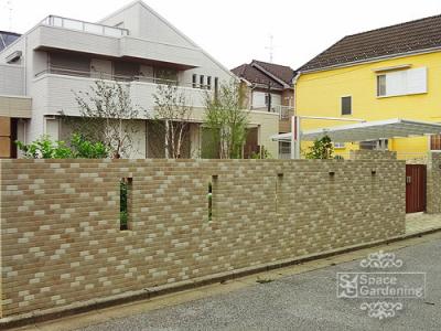 塀 スリット タイル貼り 塀 スリット タイル貼り