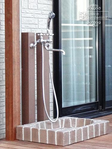 おしゃれな外水道でおしゃれなお庭に変身 千葉のお庭 外構専門店 お得な情報更新中 スペースガーデニング