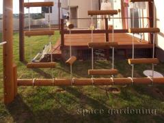 木製　遊具　ブランコ　鉄棒