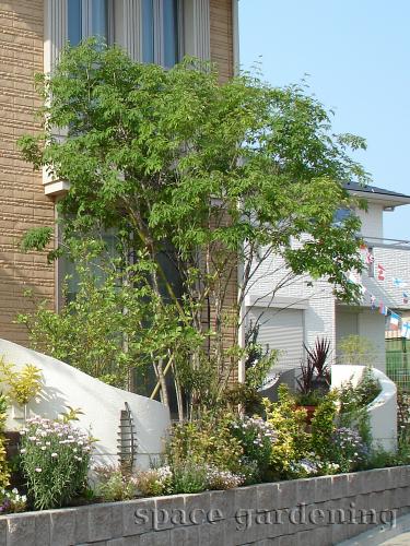 千葉県船橋市 新築庭工事 ナチュラル シンボルツリー 植栽 花壇
